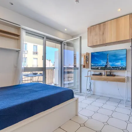 Beaurepaire Paris House *